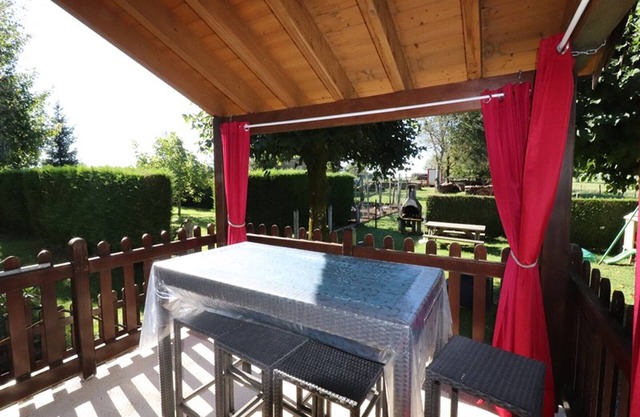 Gite Pleaux, 2 bedrooms, 5 persons