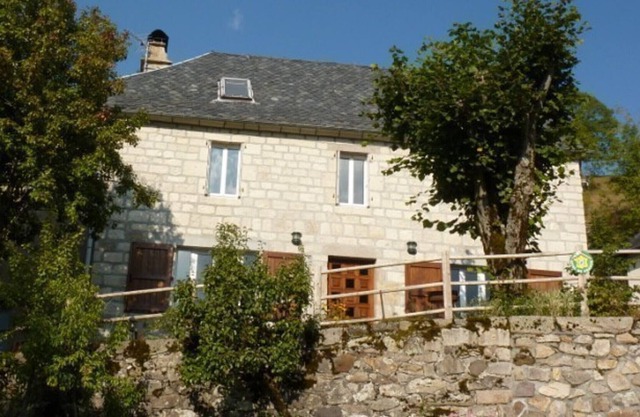 Gite Saint-Jacques-des-Blats, 3 bedrooms, 6 persons
