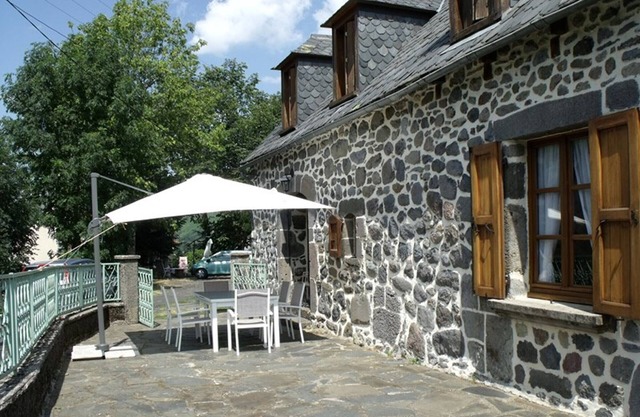 Gite Saint-Paul-de-Salers, 2 bedrooms, 4 persons