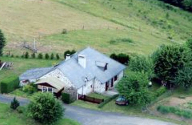 Gite Saint-Illide, 2 bedrooms, 4 persons