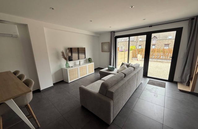 Gîte TI BOEM, near Cancale, Saint-Malo and Mont-Saint-Michel