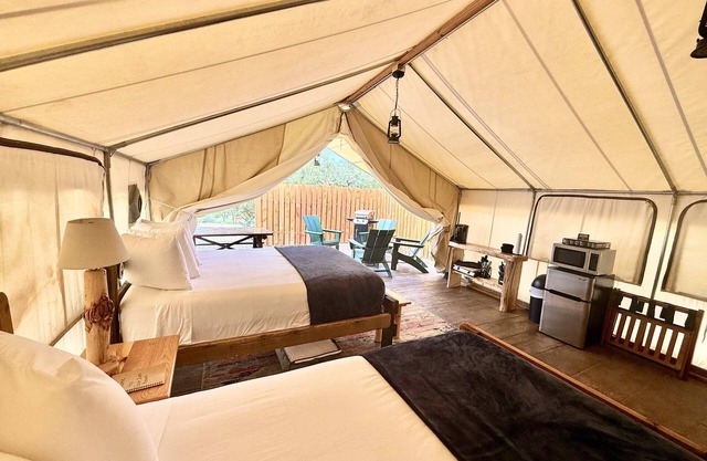 Glamping Tent #1 near Zion and Bryce Canyon National Park with Heat, AC, and Pri