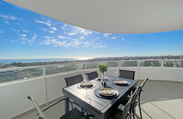 Global Properties: Apartment with large terrace with sea views