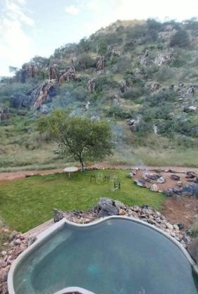 Glocke Mountain Camp, Cabin