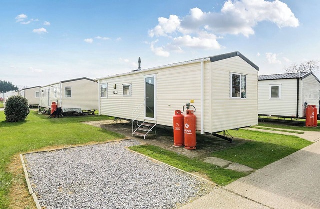 GOLDEN DUNE - HAYLING ISLAND in Hayling Island Holiday Park