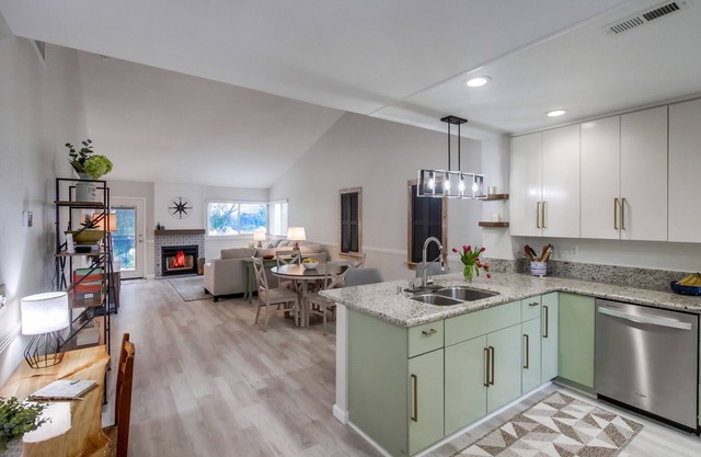 Golf Course and Mountain view luxury in Bernardo Heights! READ DESCRIPTION