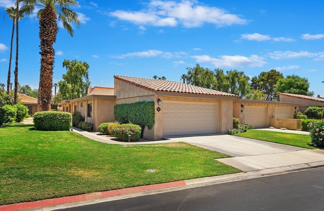Golf Course Condo w/Water & Mountain Views Nov/Dec 2025 & Jan 2026 available!