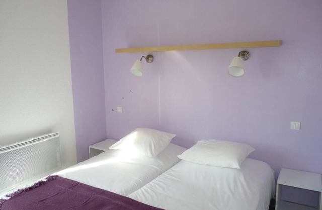 Golf Enthusiast's Dream with Pro Coaching & Scenic Course - Provence Charm