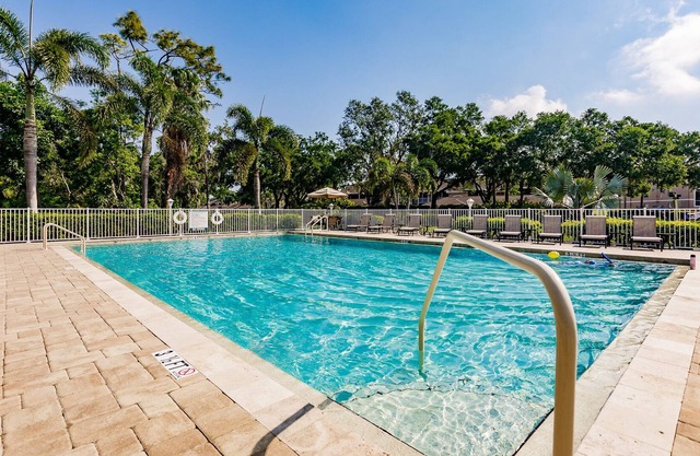 Golf Haven Condo *Pool, Tennis, Biking*