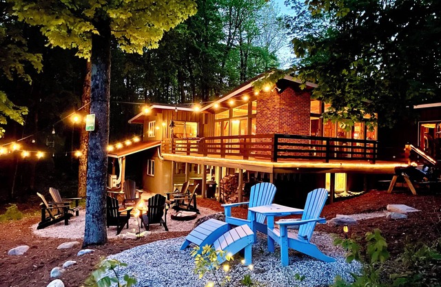 Golf & Ski Retreat; Sleeps 13, Just 5 min to 6 Top Golf Courses