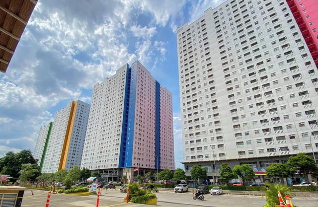Good Choice And Restful 2Br Green Pramuka City Apartment Near Mall