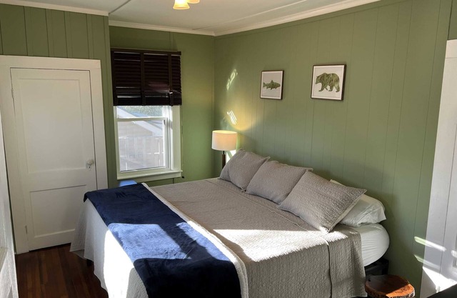 Gore Mountain Lift View Getaway: 5 Unit Complex