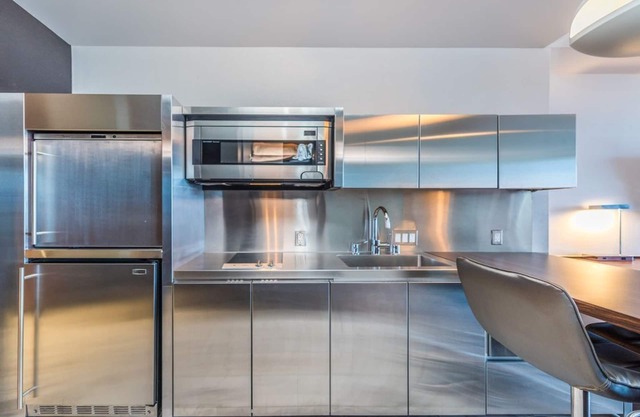 Gorgeous 2 Bedrooms 33rd floor