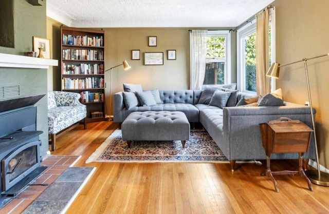 Gorgeous 2bd Home w/Office, Yard & bonus Kids Room