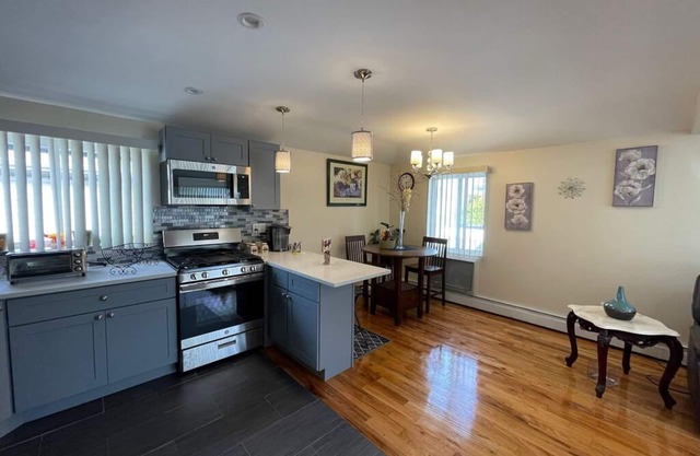 Gorgeous 3-Bedroom Apt in Queens— 5mins from JFK Airport
