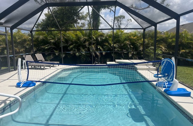 Gorgeous 4bd/2bth HEATED Salt-water POOL home-Cape Coral, FL-ELECTRIC INCLUDED!