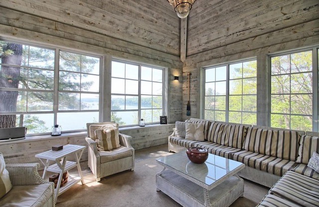 Gorgeous 6 Bed, 5 Bath Family Cottage on Lake Rosseau with new Boathouse!