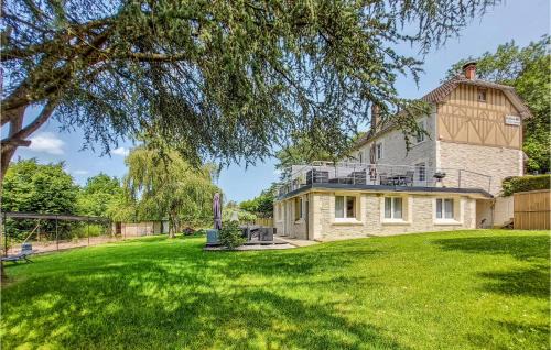 Gorgeous Apartment In Fatouville-Grestain