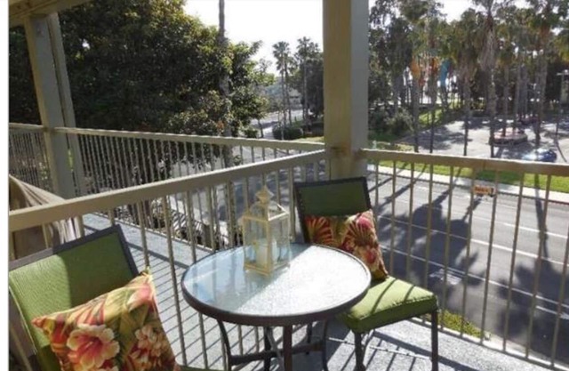 Gorgeous Decorator Beach Condo - one facility entrance on the Beach