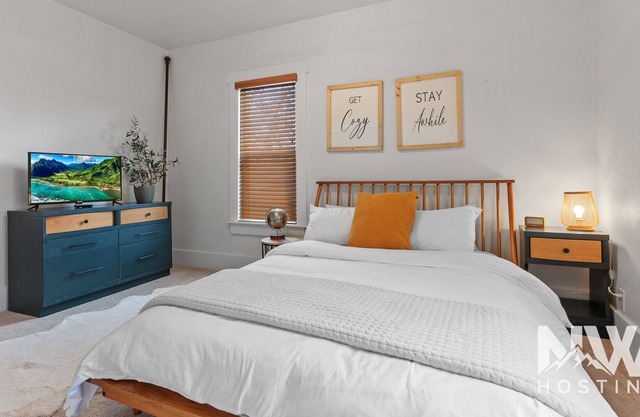 Gorgeous + Fun | Pet Friendly | Sleeps 8