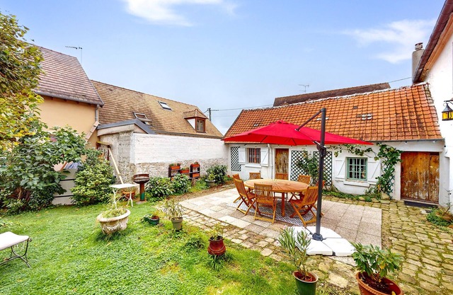 Gorgeous home in Chessy with WiFi