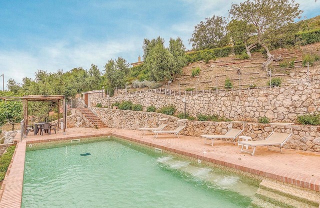 Gorgeous home in Sperlonga -LT-
