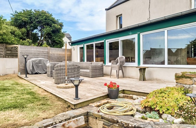 Gorgeous home in Saint Pabu with WiFi