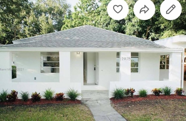 Gorgeous house with AC in vibrant Opa-locka