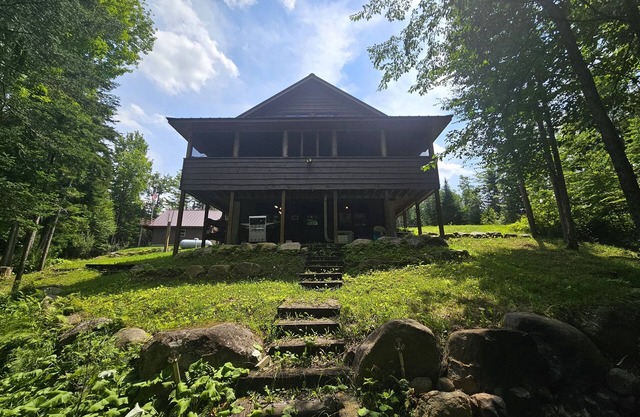 Gorgeous Indian Lake Cabin