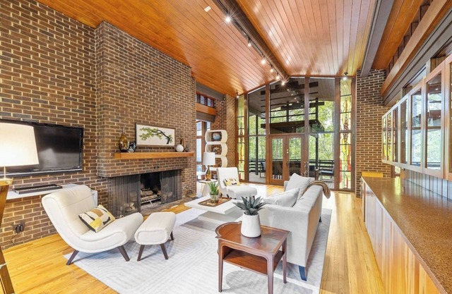 Gorgeous Mid-Century Near UNC Premier Neighborhood