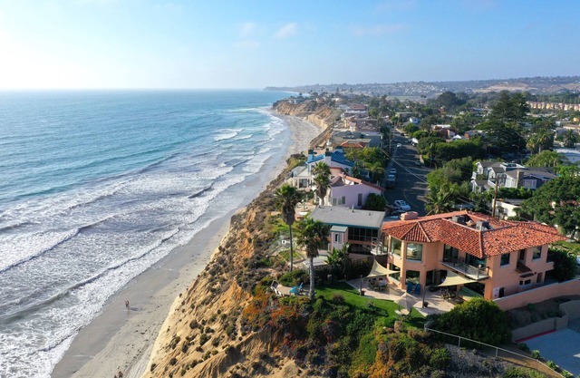 Gorgeous Oceanfront Beach House, Walk to Beach, DEL MAR/SOLANA BEACH