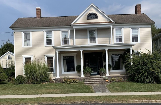 Gorgeous swimming pool, 5 mins to Dreams Park, beautifully updated house