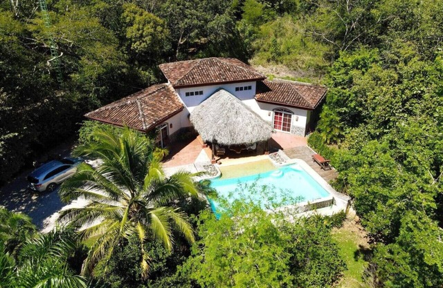 Gorgeous Tropical Villa, guest Home, Pool, Garden