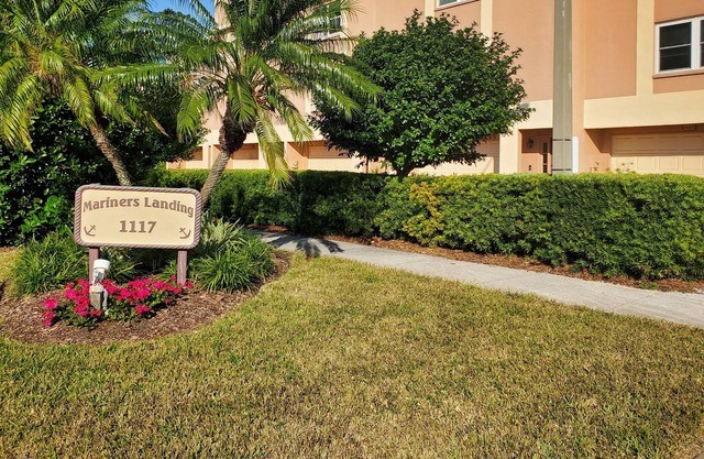 Gorgeous, updated, 2 bedroom townhome in the heart of Tierra Verde Island!