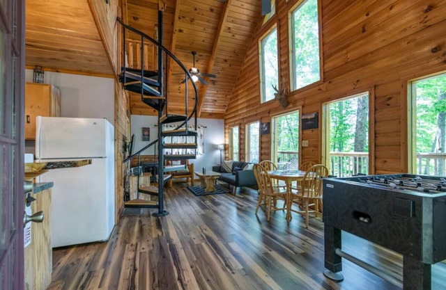Gorgeous View Cabin - in Red River Gorge, KY