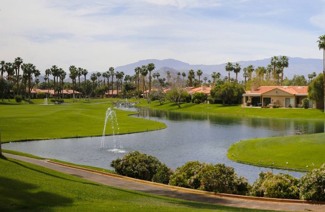 Gorgeous View! Golf Course Island green w/ Mountains & Water