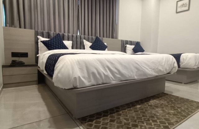 Goroomgo Asiana Motera Ahmedabad