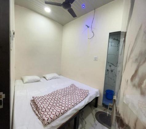 Goroomgo Hotel Winter Ujjain