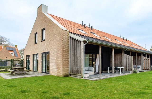 Goud- and Zilverplevier together form one luxury home for 16 people.