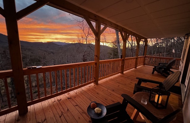 Graceland Mountain Retreat | Secluded Mountaintop Home on 10 Acres