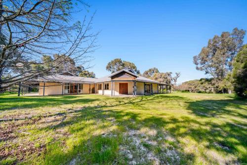 Grand 6BR Farmstay in Airport Coogee Beach&Fremantle