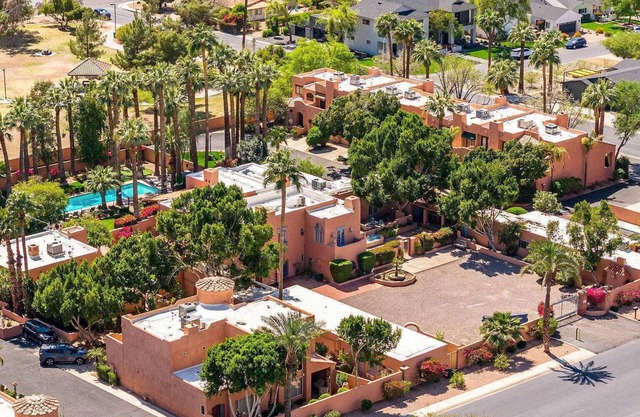Grand Adobe - 28 Guests, 11 Bedrooms, Heated Pool