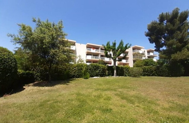 Grand Appartement de Standing Avec Parking