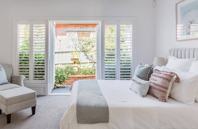 Grand Brighton Family Home with a Solar Heated Pool