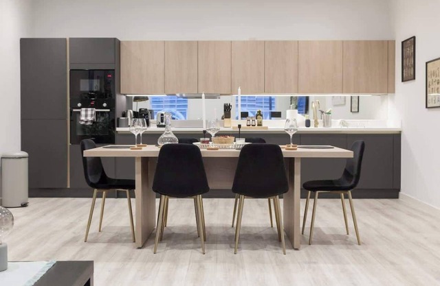 Grand Central Flat, Train Station - Sleeps 8