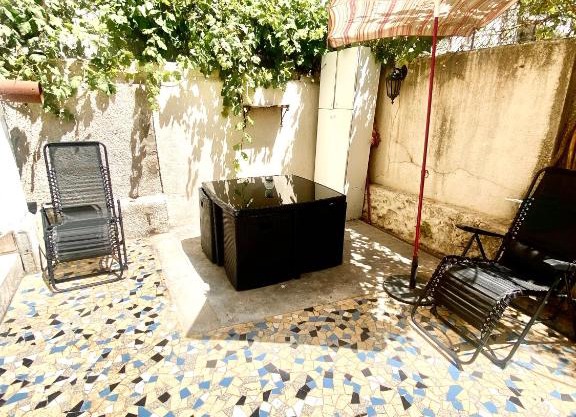 Grand T2 en rez de chaussée avec grande terrasse proche du centre ville tramway à 2 mn