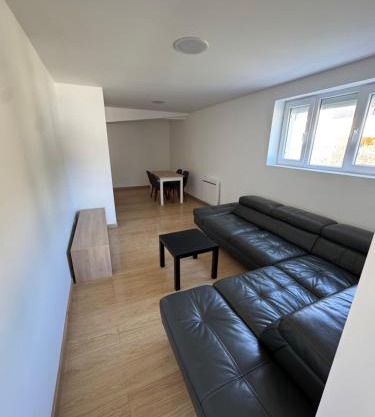 Grand T2 rénové Cœur de St-Priest Avec Parking