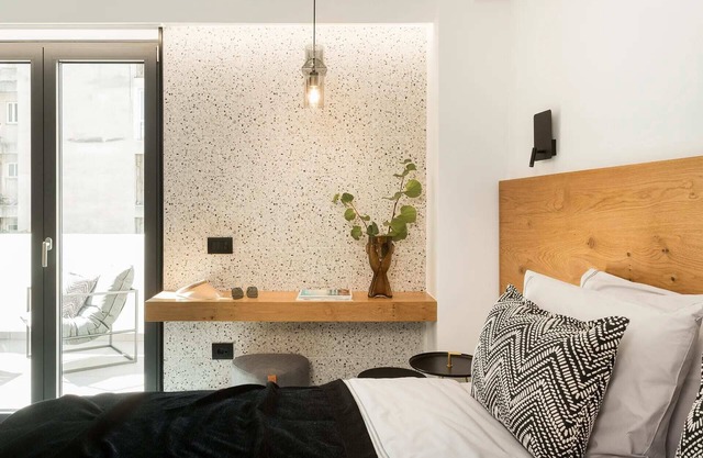 Grandiose 1BR Luxury Suite with Balcony