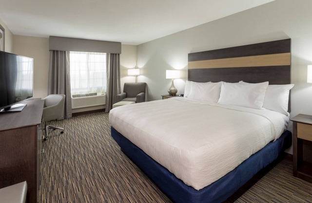 GrandStay Hotel & Suites Kaukauna