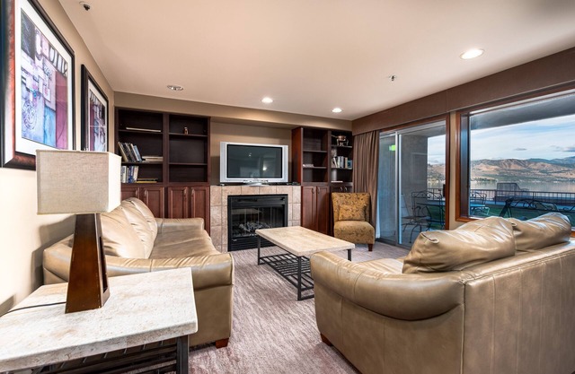 GrandView #103 - Luxury 2 Bedroom Waterfront Condo